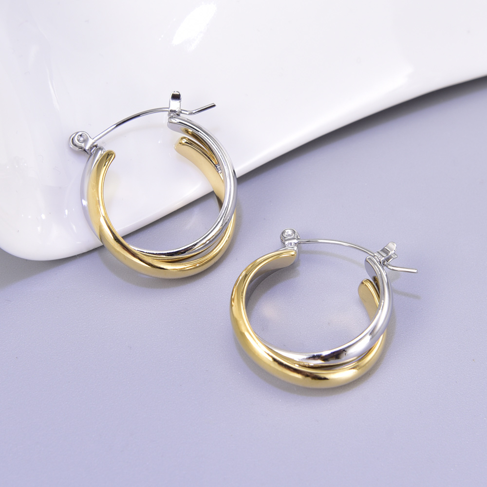 1 Pair Simple Style Classic Style C Shape Color Block Layered Titanium Steel 18K Gold Plated Earrings Ear Studs display picture 2