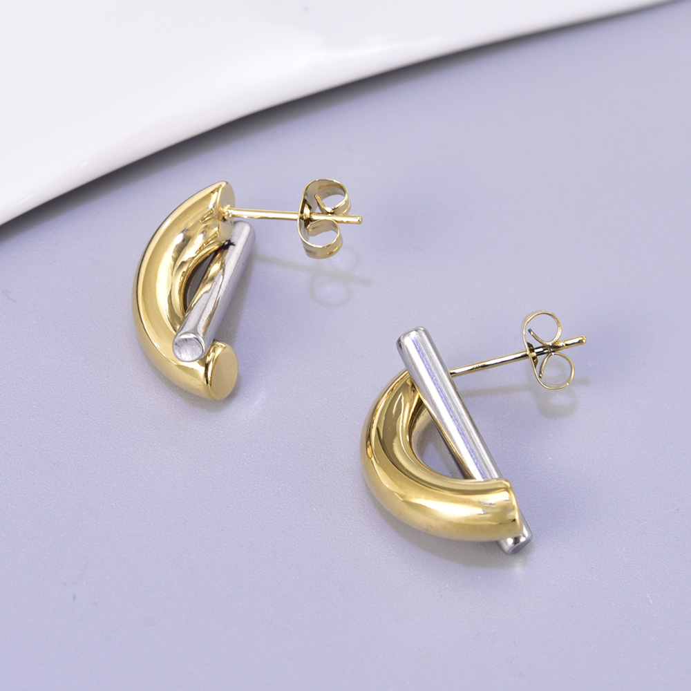 1 Pair Simple Style Classic Style C Shape Color Block Layered Titanium Steel 18K Gold Plated Earrings Ear Studs display picture 5