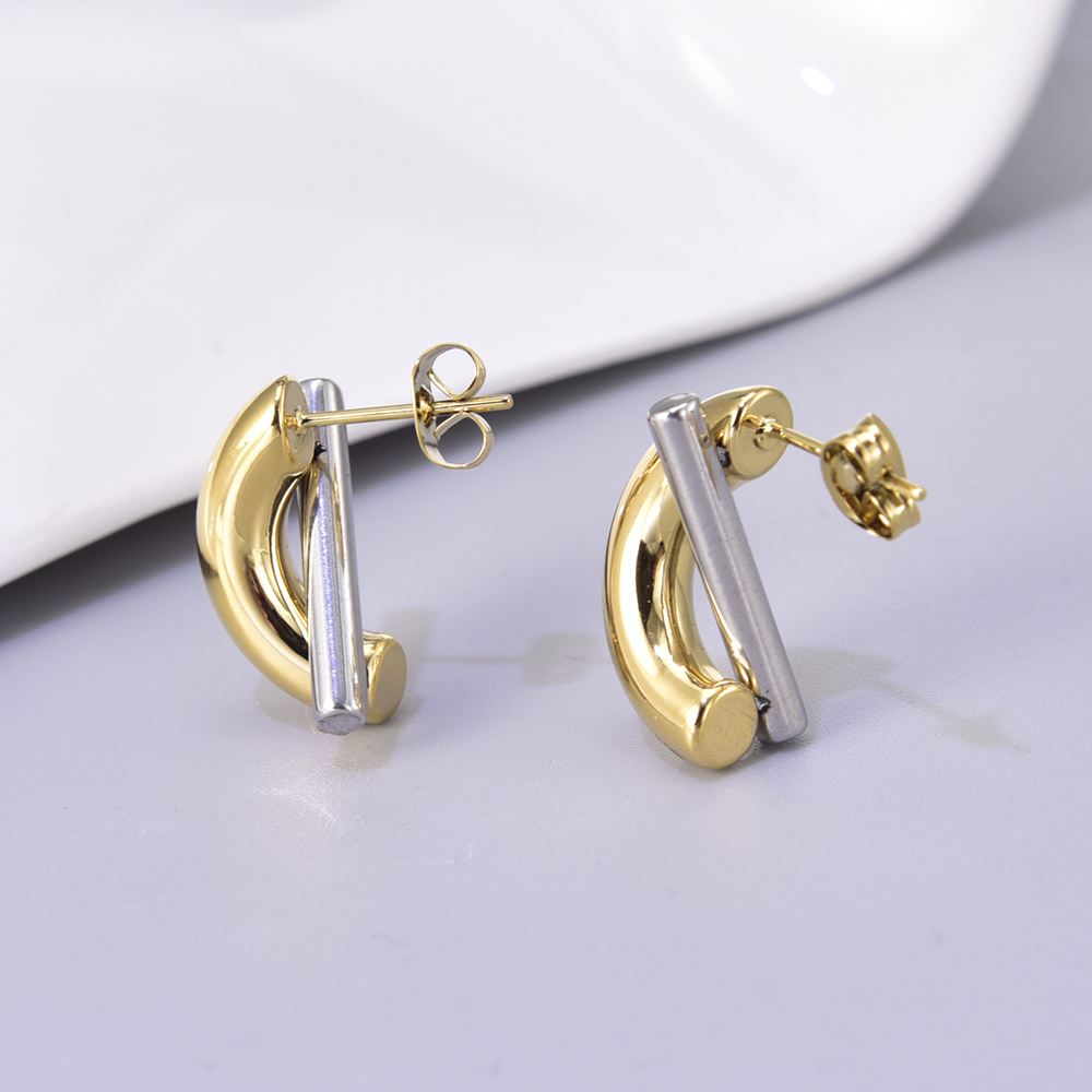 1 Pair Simple Style Classic Style C Shape Color Block Layered Titanium Steel 18K Gold Plated Earrings Ear Studs display picture 24