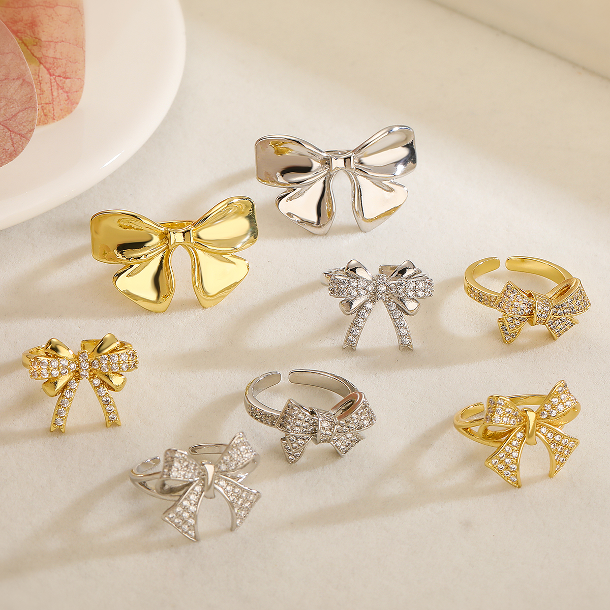 Copper 18K Gold Plated White Gold Plated Simple Style Inlay Bow Knot Zircon Open Rings display picture 5
