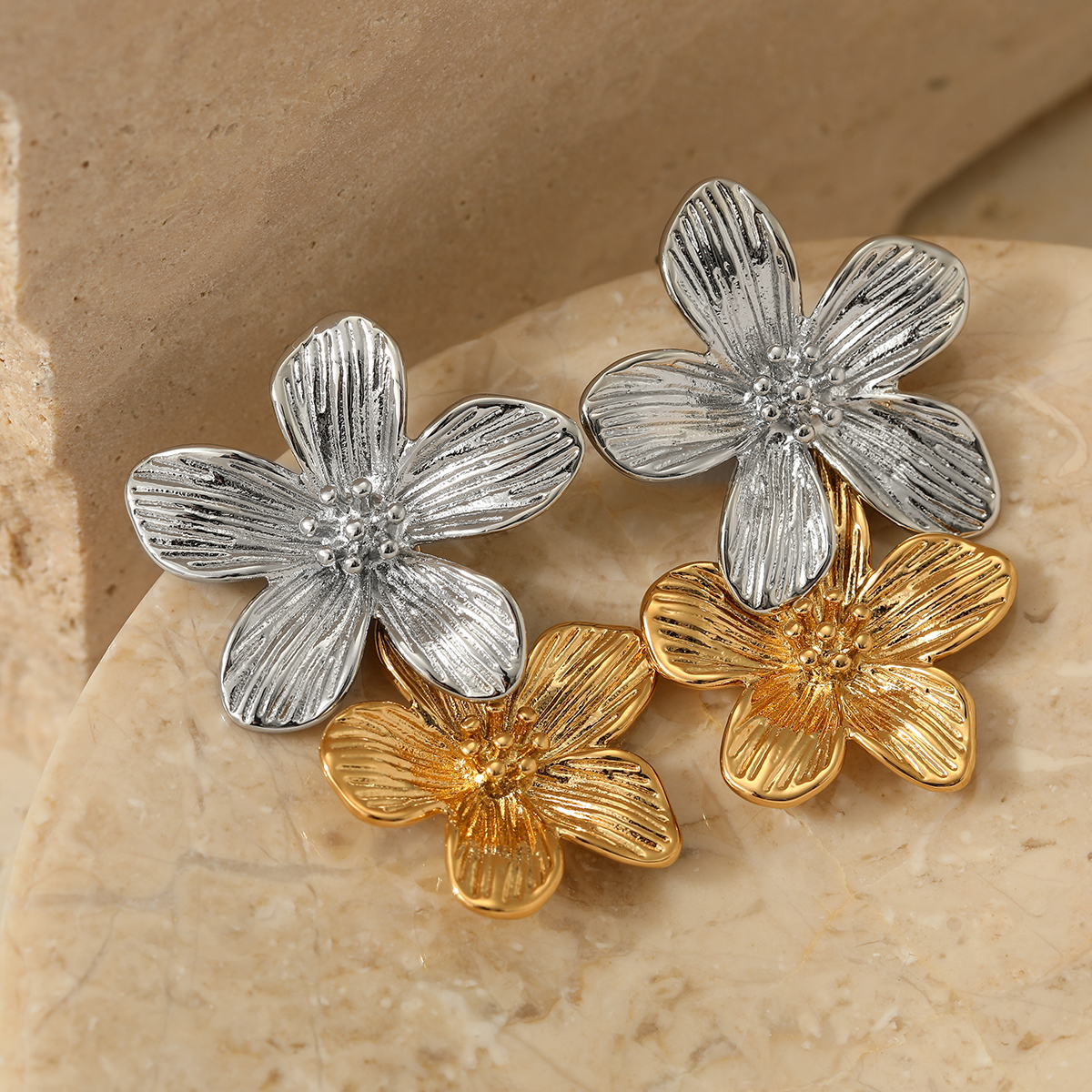 1 Pair Sweet Flower 304 Stainless Steel 14K Gold Plated White Gold Plated Gold Plated Drop Earrings display picture 1