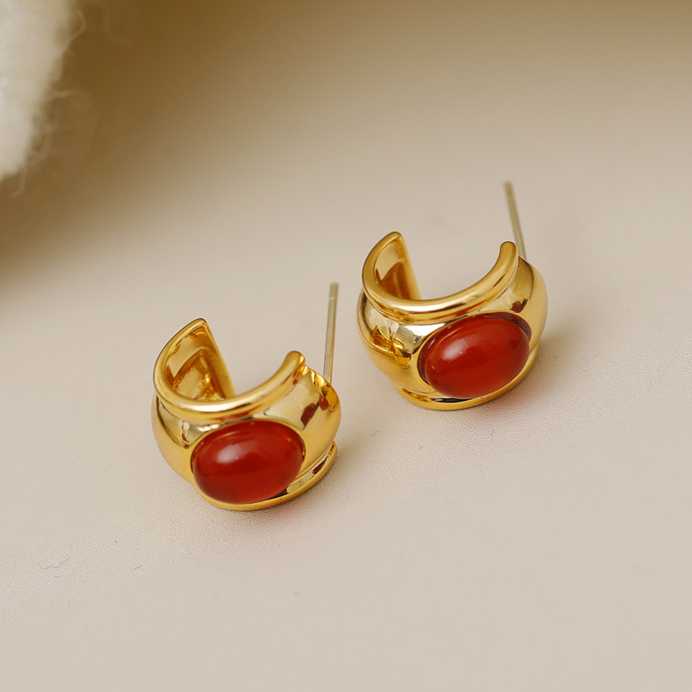 1 Pair Elegant Artistic C Shape Inlay Copper Zircon 18K Gold Plated Ear Studs display picture 1