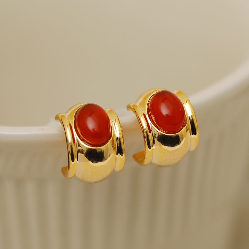 1 Pair Elegant Artistic C Shape Inlay Copper Zircon 18K Gold Plated Ear Studs display picture 4