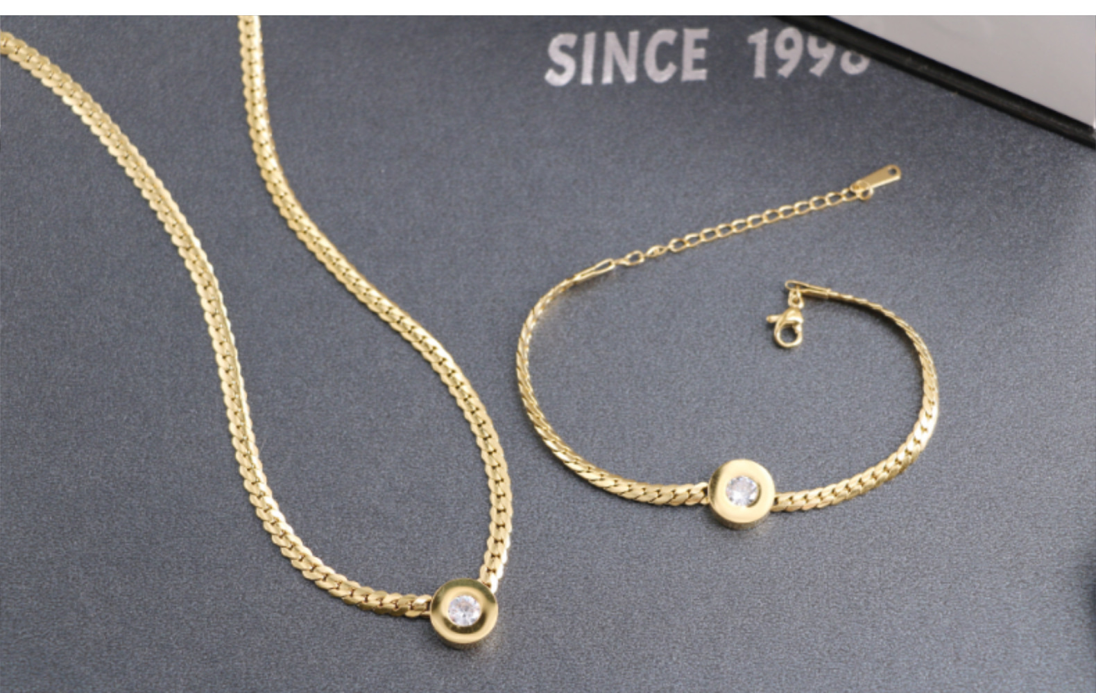 Titanium Steel Simple Style Round Twist Plating Inlay Artificial Diamond Necklace display picture 1