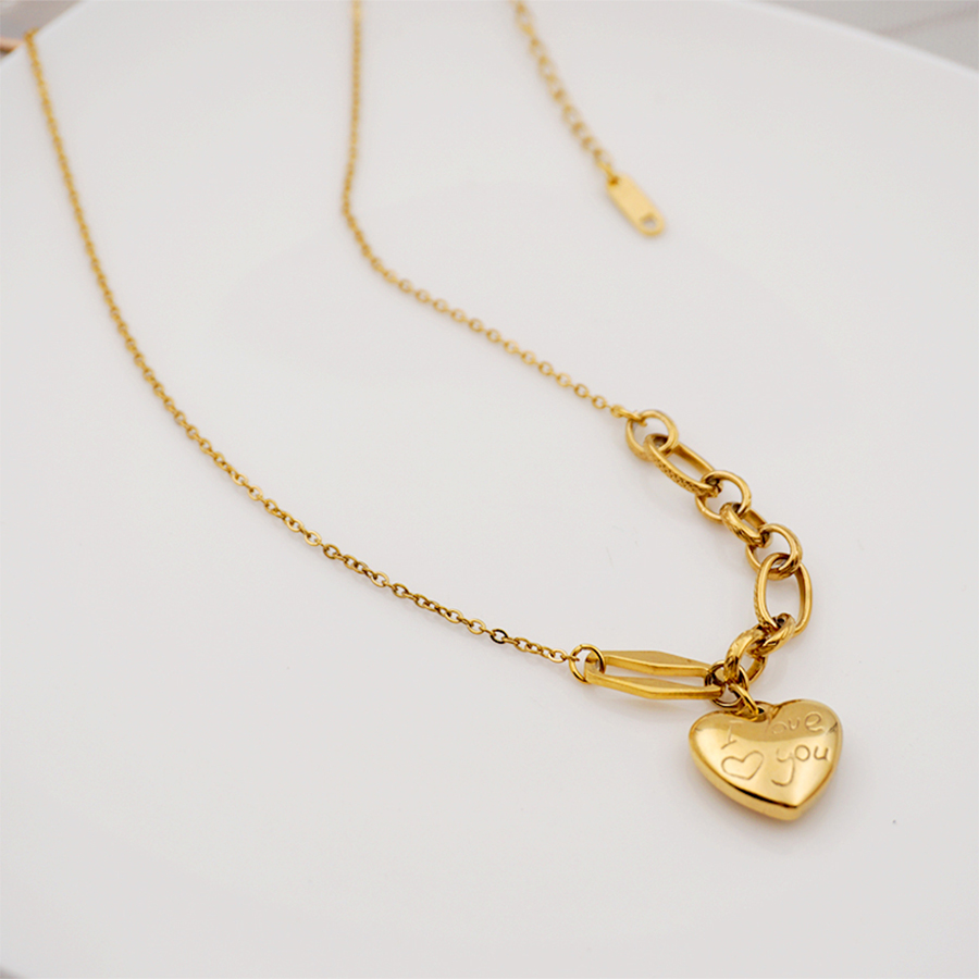304 Stainless Steel Titanium Steel Gold Plated Simple Style Heart Shape Sweater Chain Necklace display picture 7