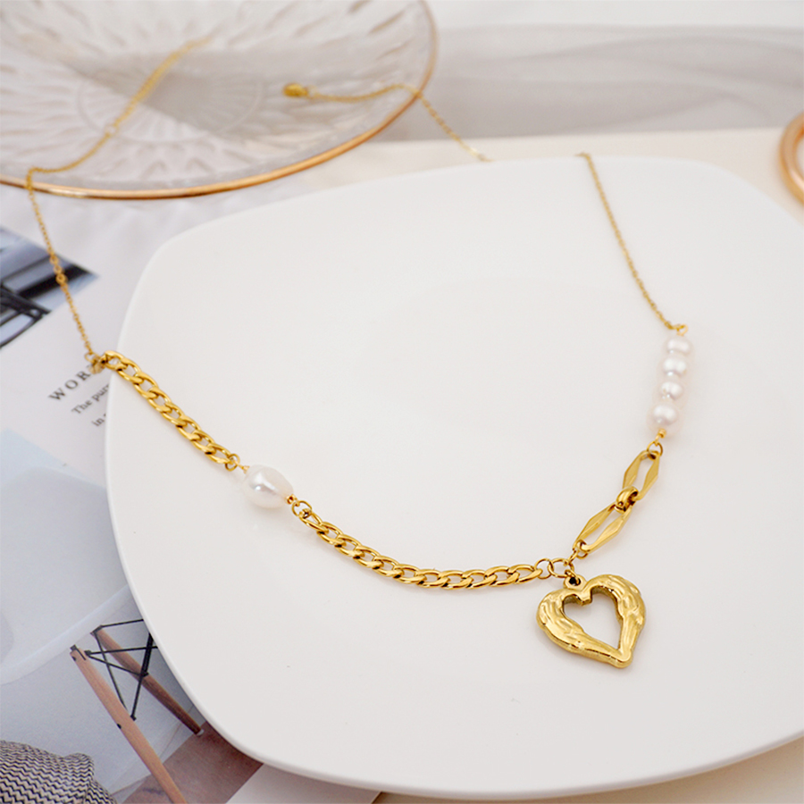 Acero Titanio Chapado En Oro Estilo Simple Forma De Corazón Embutido Perlas Artificiales Collar Colgante display picture 7