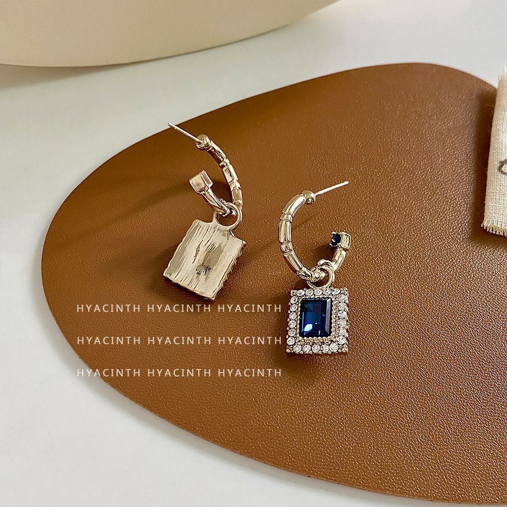 1 Pair IG Style Elegant Simple Style Square Inlay Copper Zircon 18K Gold Plated Drop Earrings display picture 6