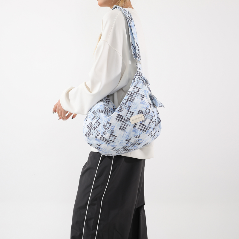 امرأة قماش كتلة اللون ملابس الشارع خيوط الخياطة سحاب البنطلون حقيبة كتف display picture 7