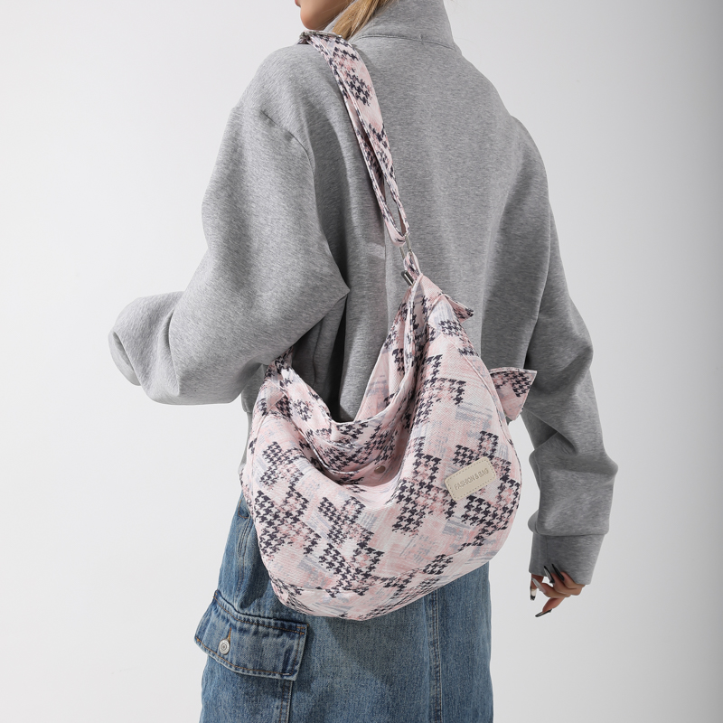 Women's Cloth Color Block Streetwear Sewing Thread Zipper Shoulder Bag display picture 17