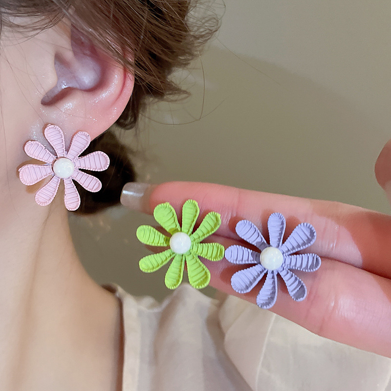 1 Pair Simple Style Flower Inlay Alloy Imitation Pearl Ear Studs display picture 6