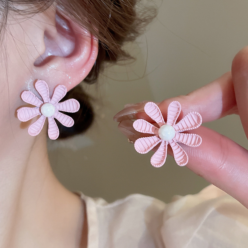 1 Pair Simple Style Flower Inlay Alloy Imitation Pearl Ear Studs display picture 5