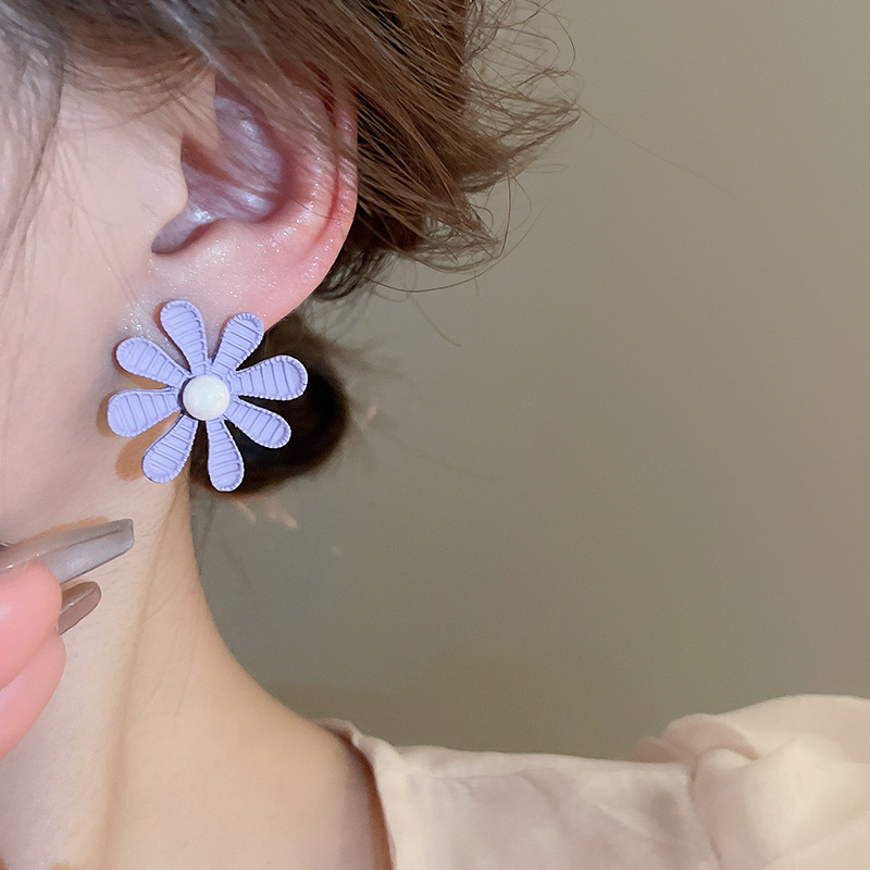 1 Pair Simple Style Flower Inlay Alloy Imitation Pearl Ear Studs display picture 11