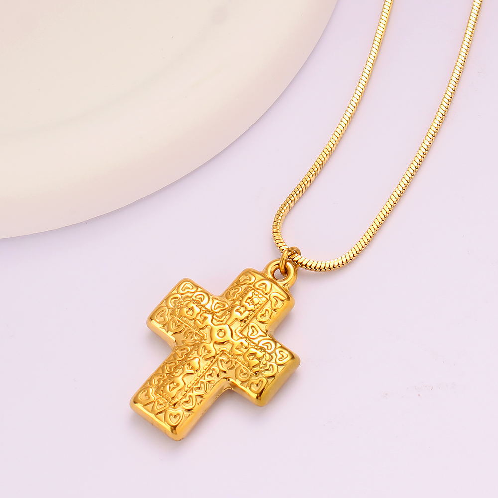 304 Stainless Steel 18K Gold Plated Vintage Style Cross None Pendant Necklace display picture 5