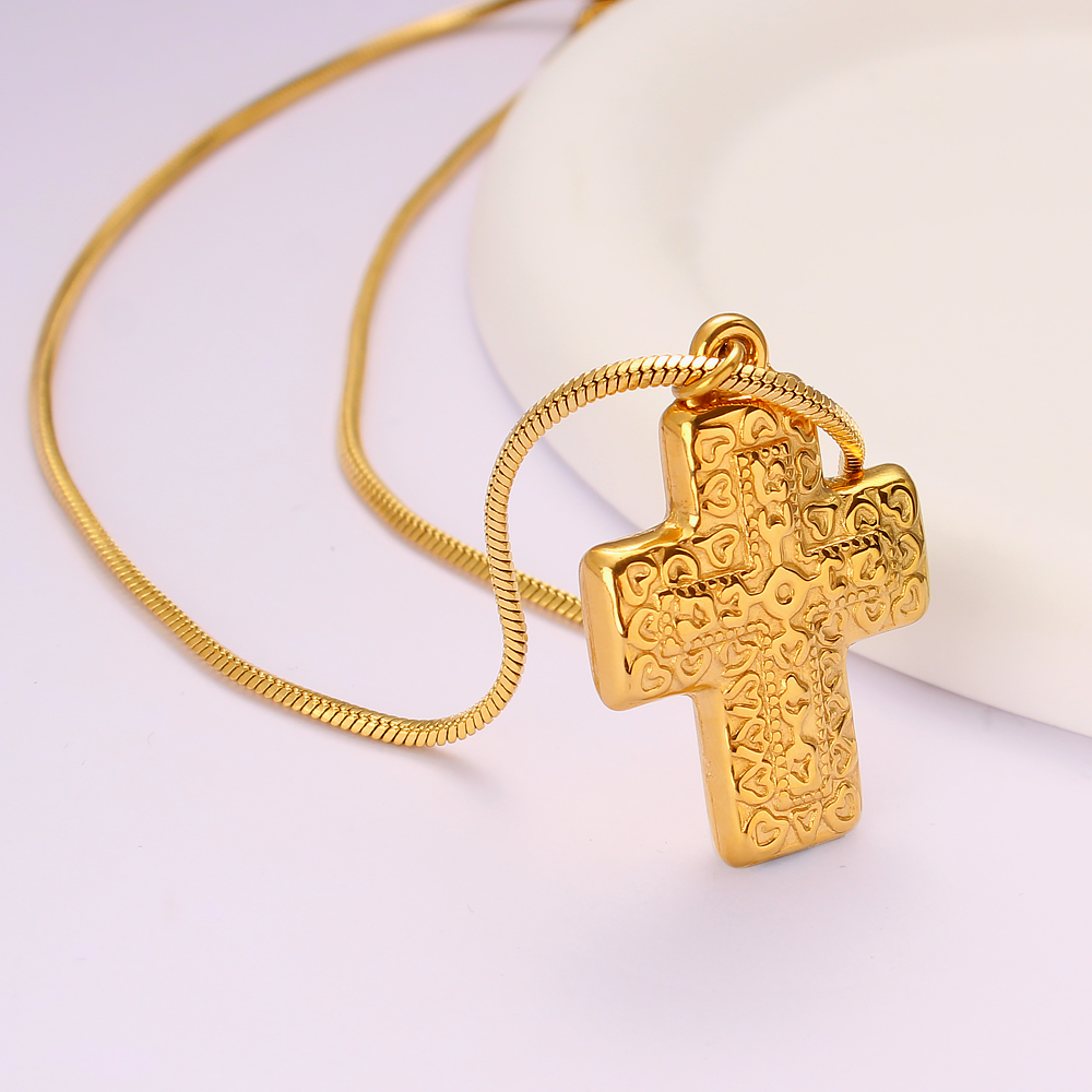 304 Stainless Steel 18K Gold Plated Vintage Style Cross None Pendant Necklace display picture 6