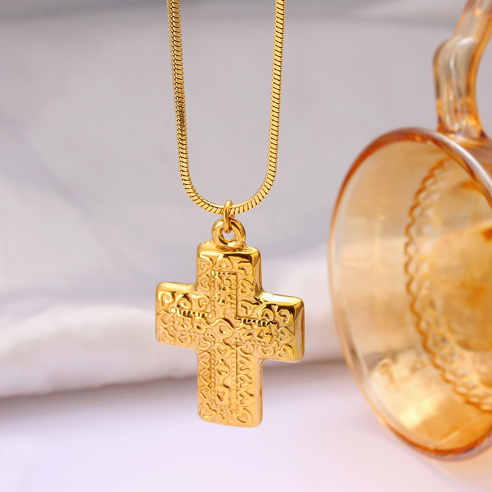 304 Stainless Steel 18K Gold Plated Vintage Style Cross None Pendant Necklace display picture 8