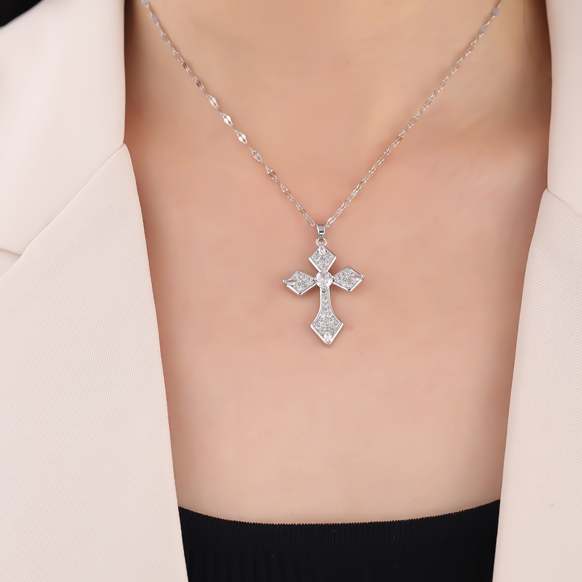 Wholesale Punk Cross 304 Stainless Steel Copper Inlay 18K Gold Plated Zircon Pendant Necklace display picture 3