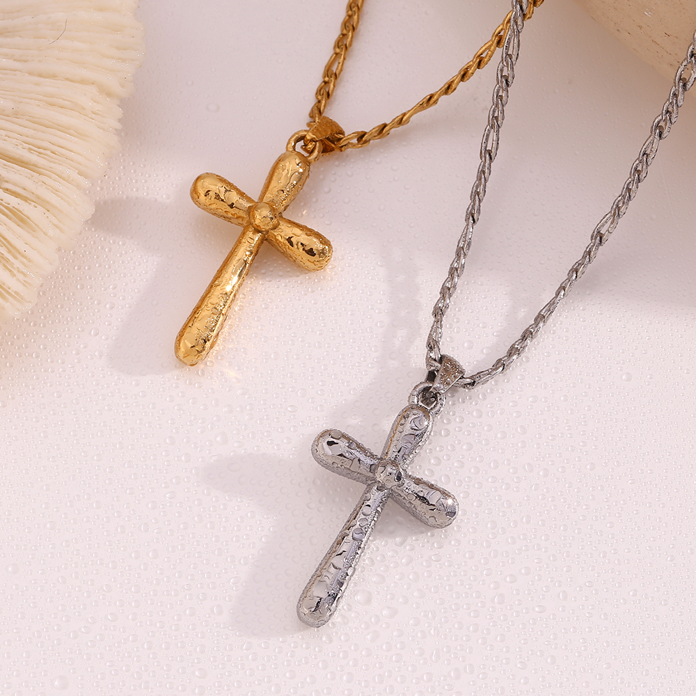 304 Stainless Steel 18K Gold Plated Simple Style Cross Pendant Necklace display picture 8