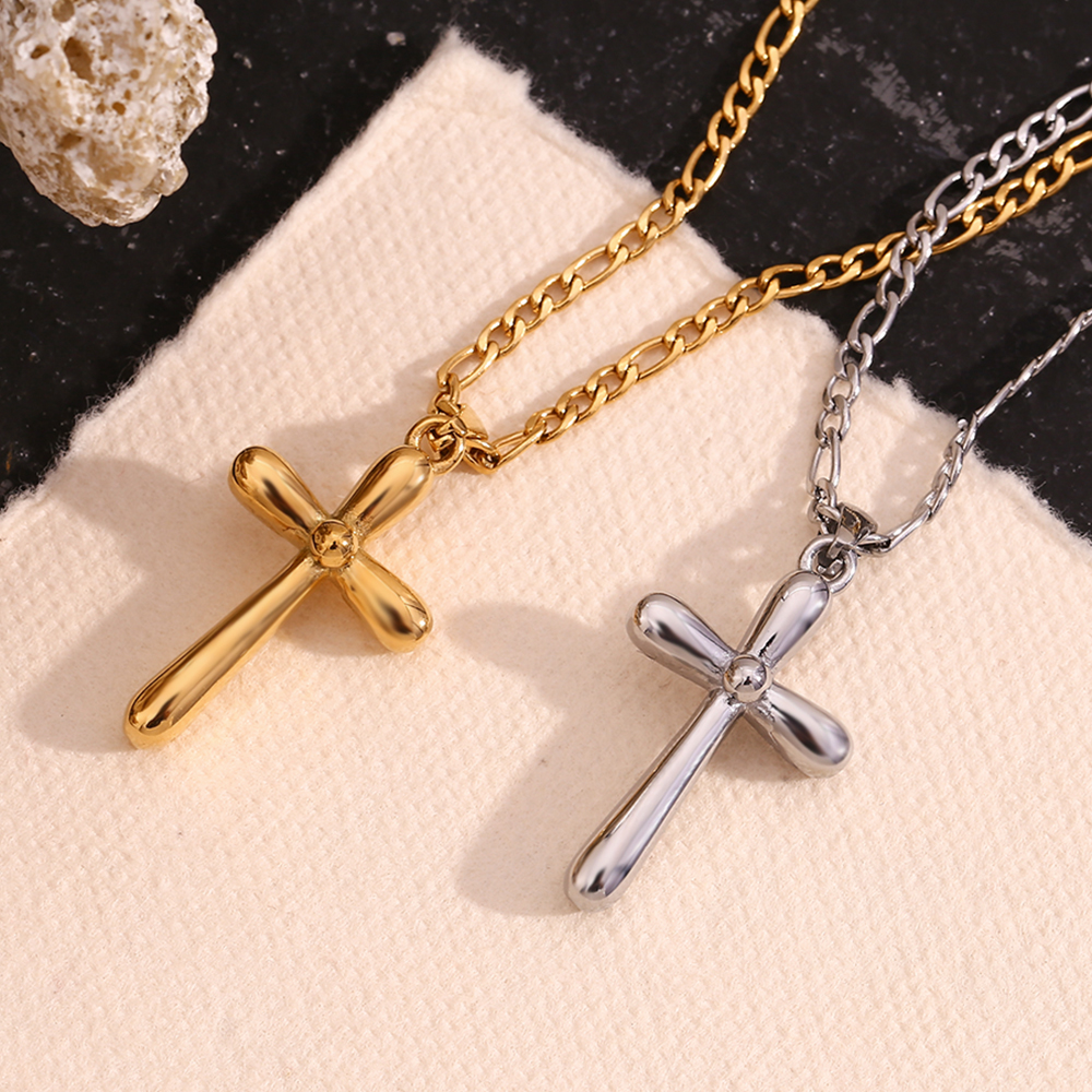 304 Stainless Steel 18K Gold Plated Simple Style Cross Pendant Necklace display picture 14