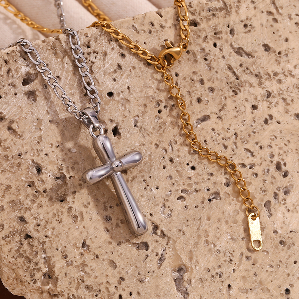 304 Stainless Steel 18K Gold Plated Simple Style Cross Pendant Necklace display picture 15