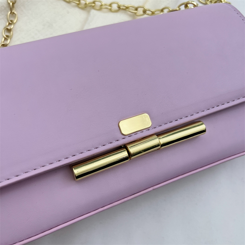 Women's One Size Pu Leather Solid Color Classic Style Sewing Thread Magnetic Buckle Shoulder Bag display picture 4