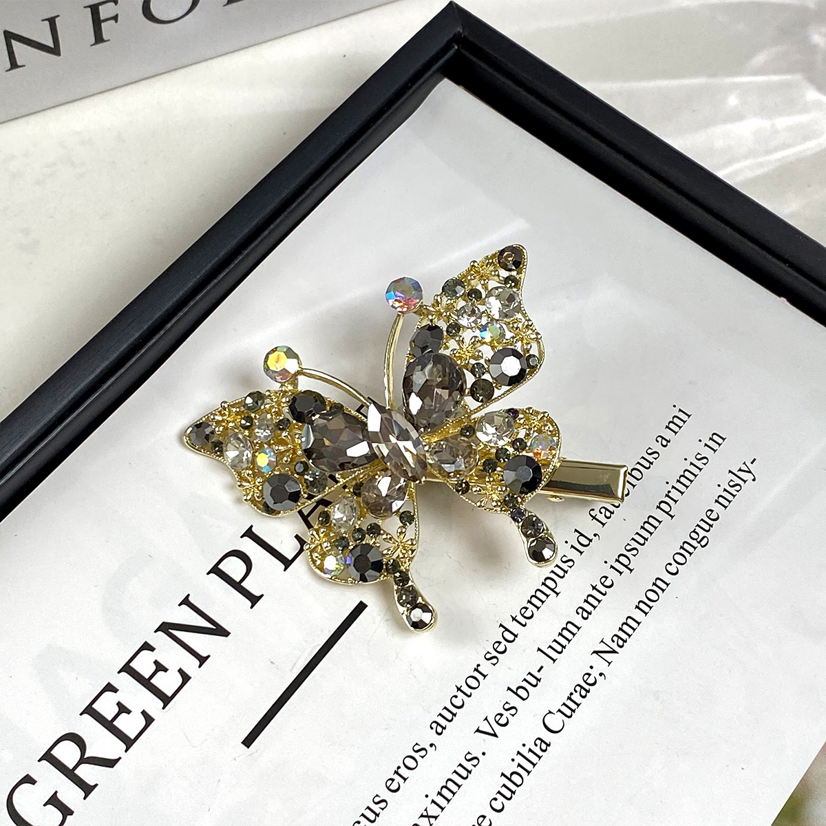 Mujeres Lindo Mariposa Aleación Diamante De Imitación Embutido Diamantes De Imitación Pinza Para El Cabello display picture 2