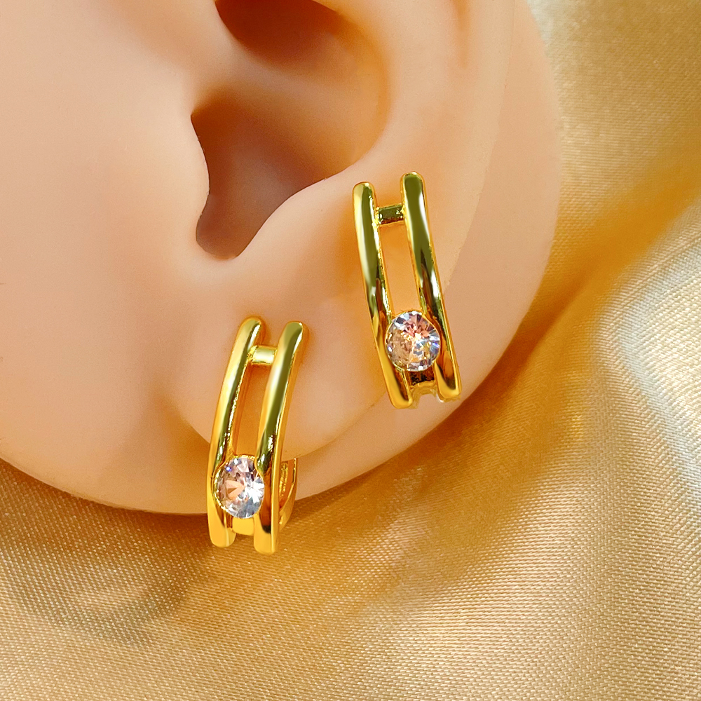 1 Paire Élégant Style Simple Couleur Unie Placage Incruster Le Cuivre Zircon Plaqué Or 18K Boucles D'Oreilles display picture 5