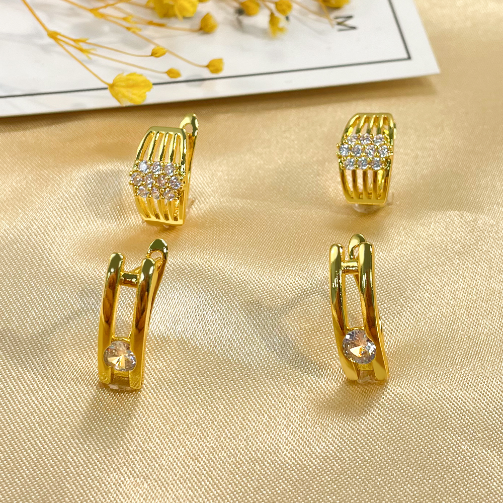 1 Pair Elegant Simple Style Solid Color Plating Inlay Copper Zircon 18K Gold Plated Ear Studs display picture 7