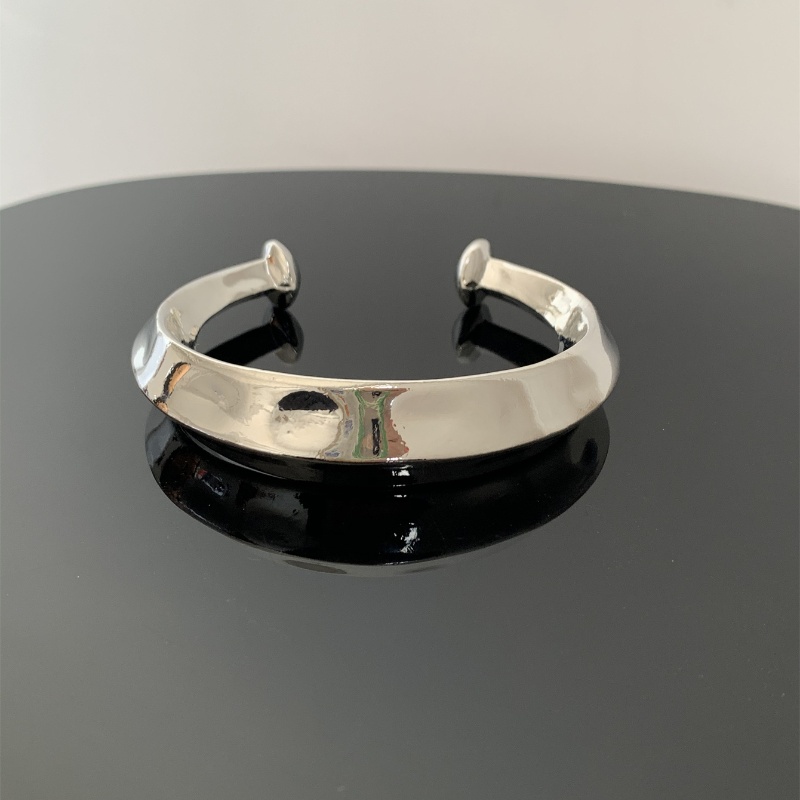 Rétro Style Simple Commuer Couleur Unie Alliage Le Cuivre Polissage Placage Plaqué Or Plaqué Argent Femmes Bracelet display picture 14