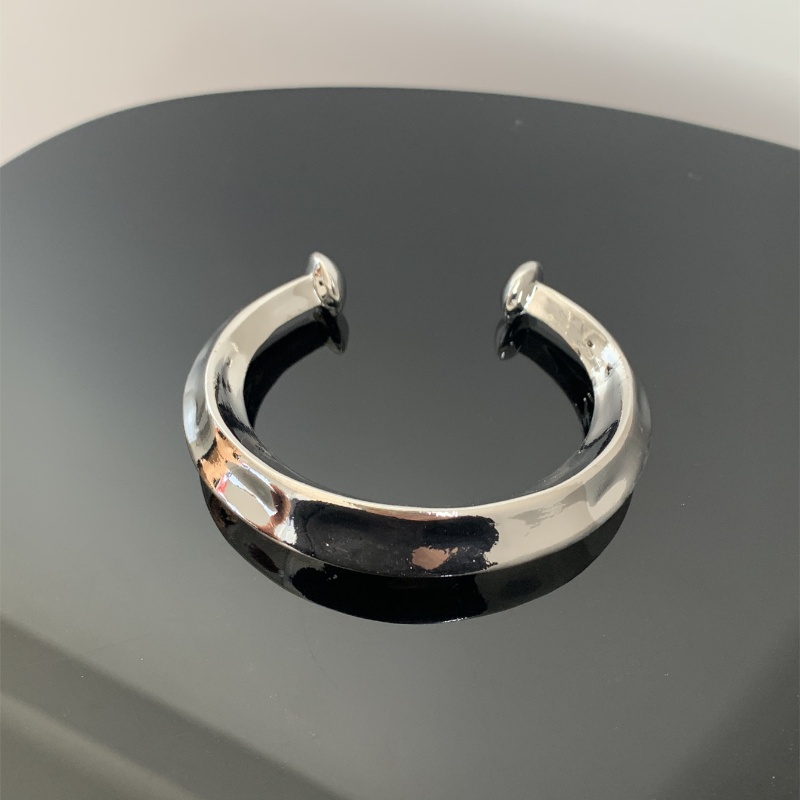 Rétro Style Simple Commuer Couleur Unie Alliage Le Cuivre Polissage Placage Plaqué Or Plaqué Argent Femmes Bracelet display picture 16