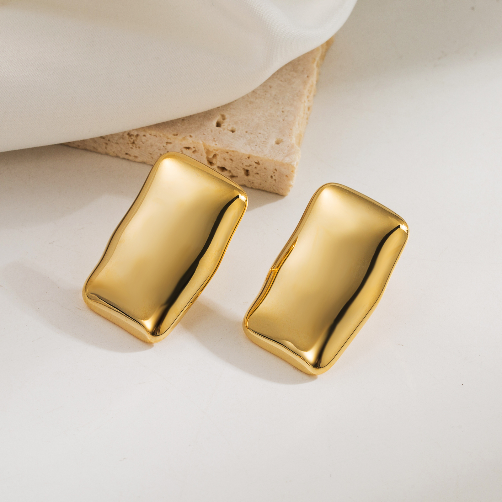 1 Pair Casual Vintage Style Simple Style Geometric Solid Color Copper 18K Gold Plated Ear Studs display picture 6