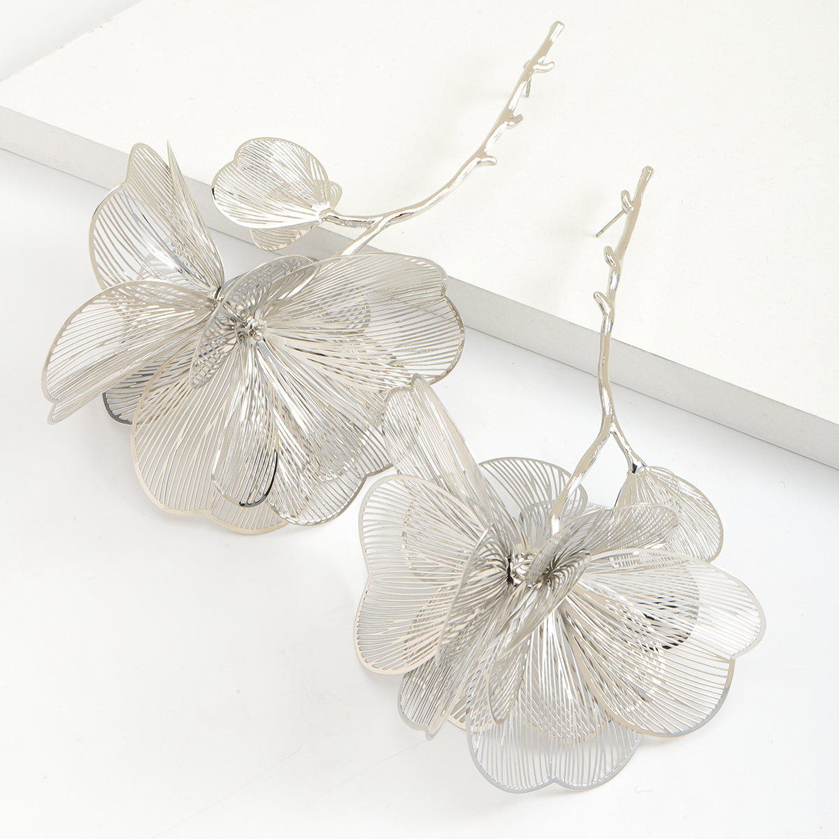 1 Pair Elegant Classic Style Flower Polishing Plating 304 Stainless Steel Alloy Drop Earrings display picture 2