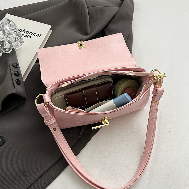 Women's Pu Leather Solid Color Classic Style Sewing Thread Lock Clasp Shoulder Bag display picture 4