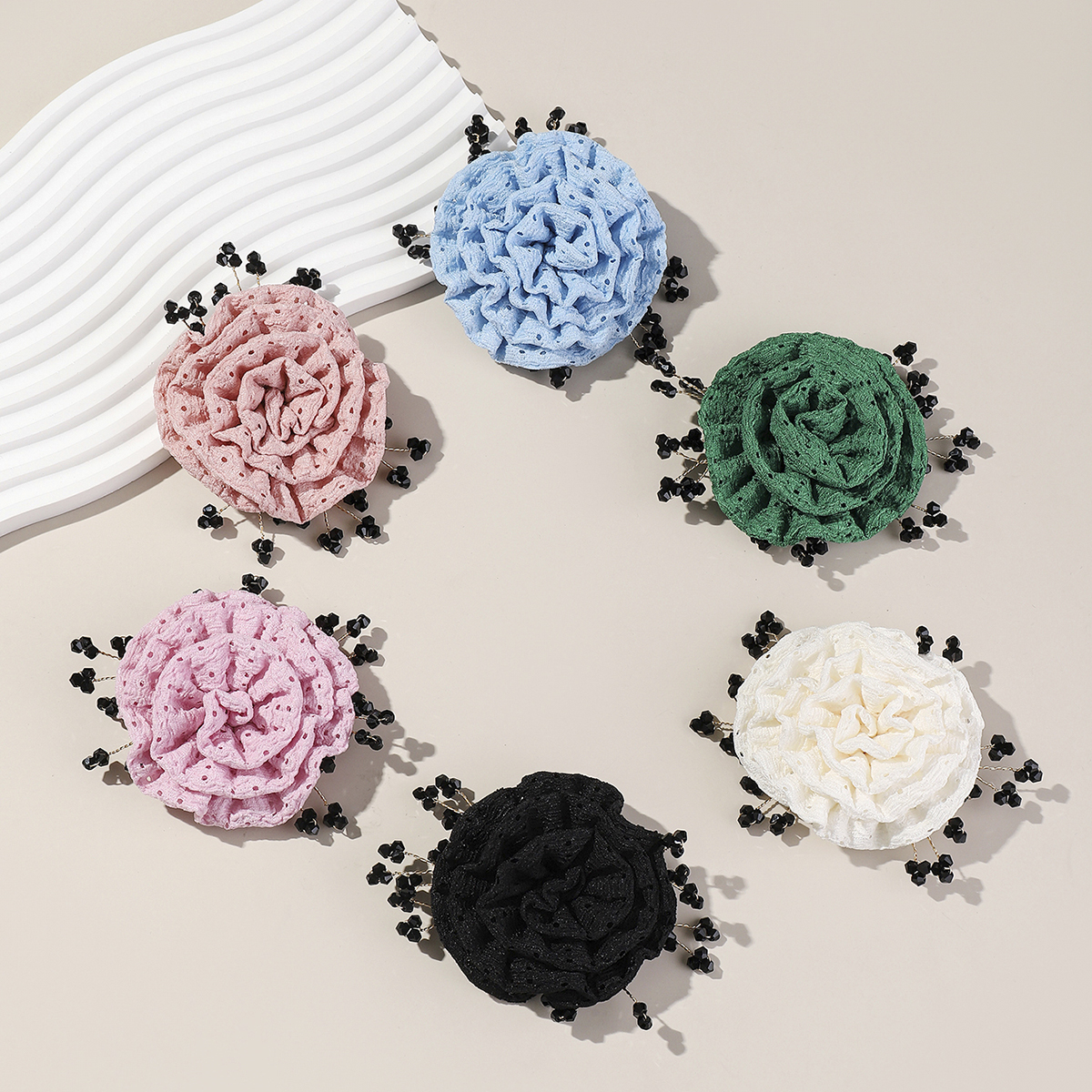 Women's Sweet Solid Color Flower Cloth Flowers Hair Clip display picture 18
