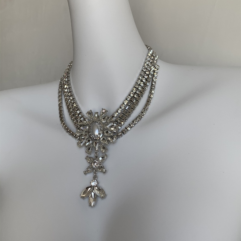 Kupfer Versilbert Glam Retro Luxuriös Inlay Blume Künstliche Perlen Strasssteine Geschichtete Halskette display picture 6