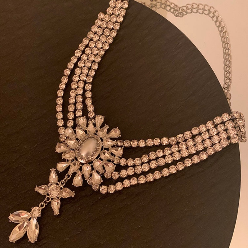 Kupfer Versilbert Glam Retro Luxuriös Inlay Blume Künstliche Perlen Strasssteine Geschichtete Halskette display picture 11