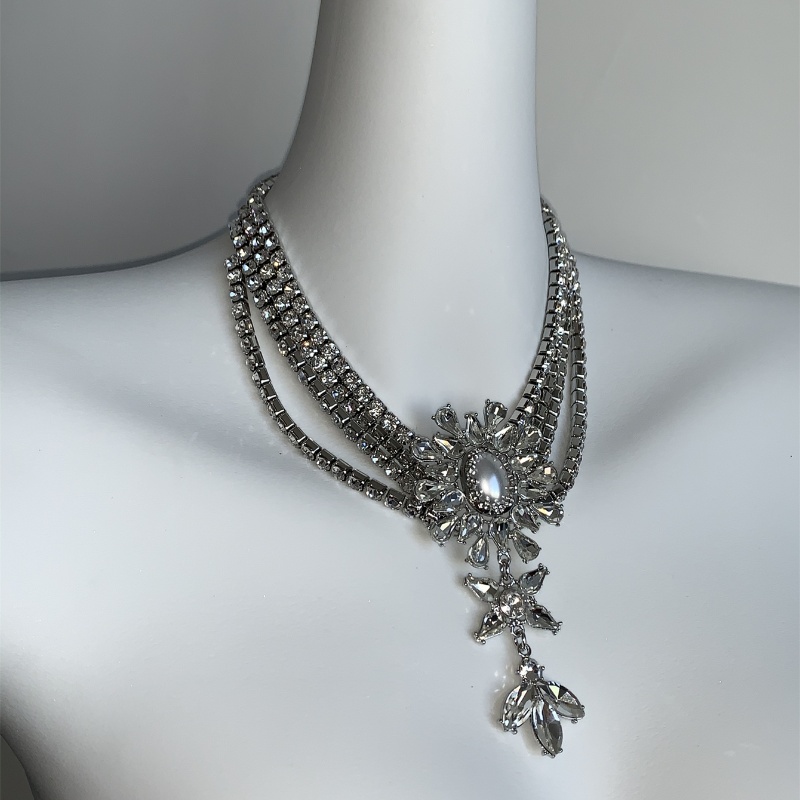 Kupfer Versilbert Glam Retro Luxuriös Inlay Blume Künstliche Perlen Strasssteine Geschichtete Halskette display picture 10