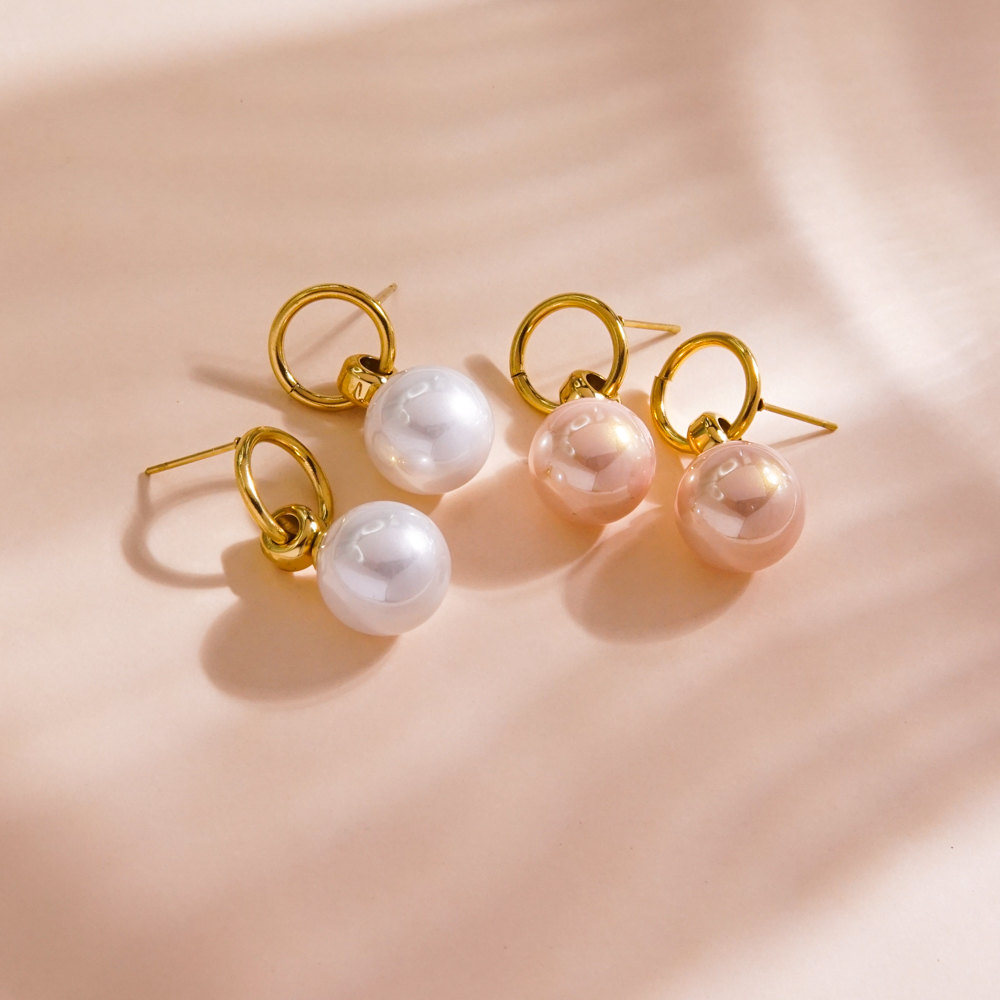 1 Pair Elegant Simple Style Round Inlay 304 Stainless Steel Freshwater Pearl Pearl 14K Gold Plated Drop Earrings display picture 3