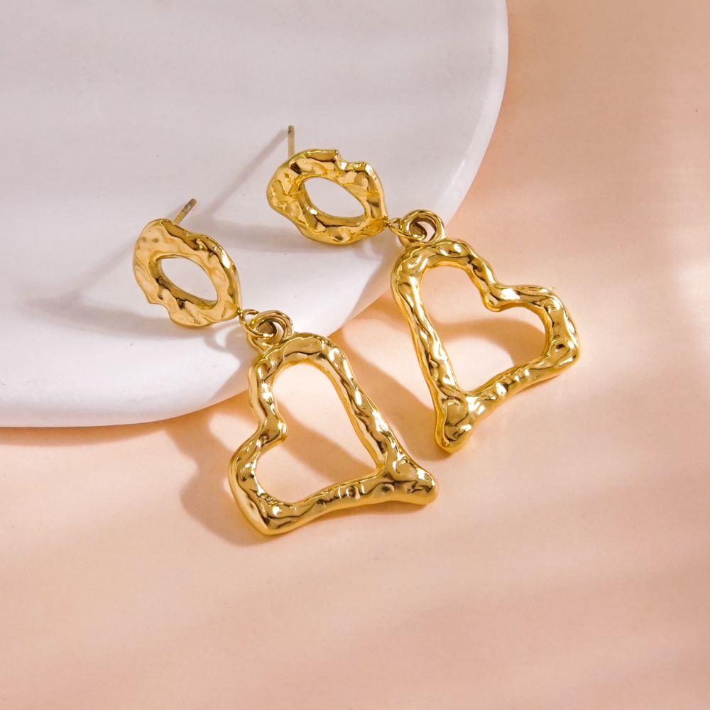 1 Pair Simple Style Heart Shape Plating Hollow Out 304 Stainless Steel 14K Gold Plated Drop Earrings display picture 2