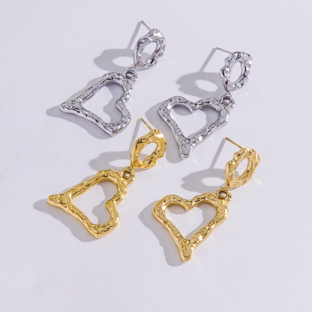 1 Pair Simple Style Heart Shape Plating Hollow Out 304 Stainless Steel 14K Gold Plated Drop Earrings display picture 5