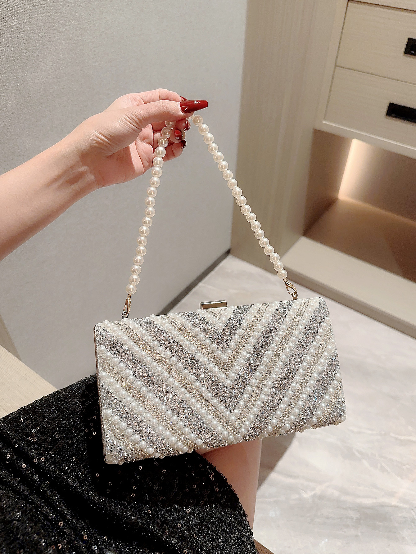 Silver Polyester Geometric Beading Evening Bags display picture 4