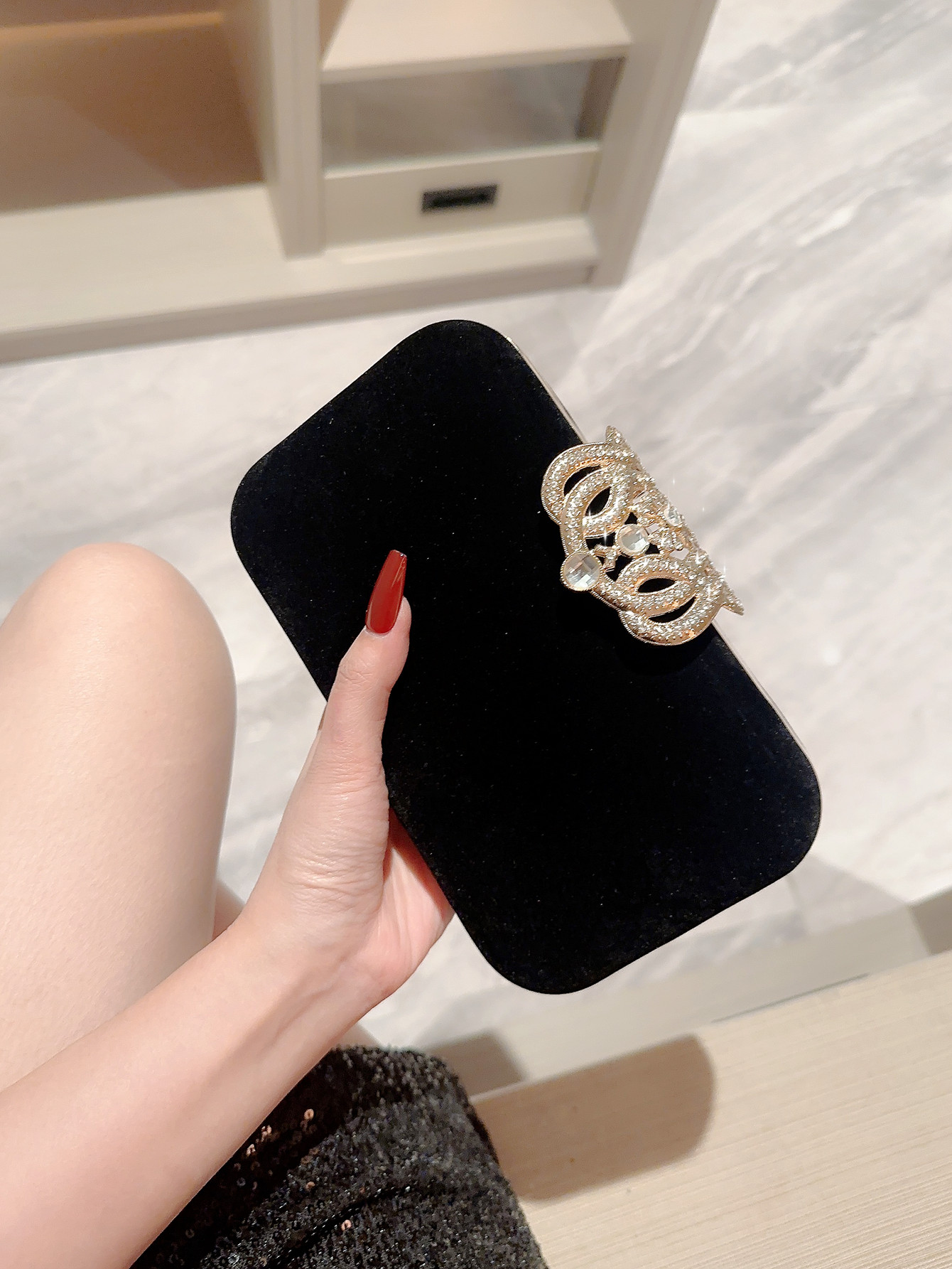 Black Polyester Solid Color Metal Button Evening Bags display picture 2