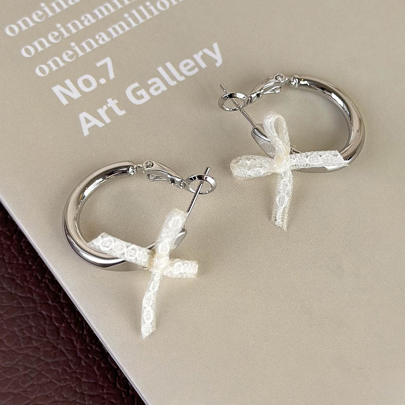 1 Pair Japanese Style Sweet Artistic Bow Knot Copper White Gold Plated Earrings display picture 2