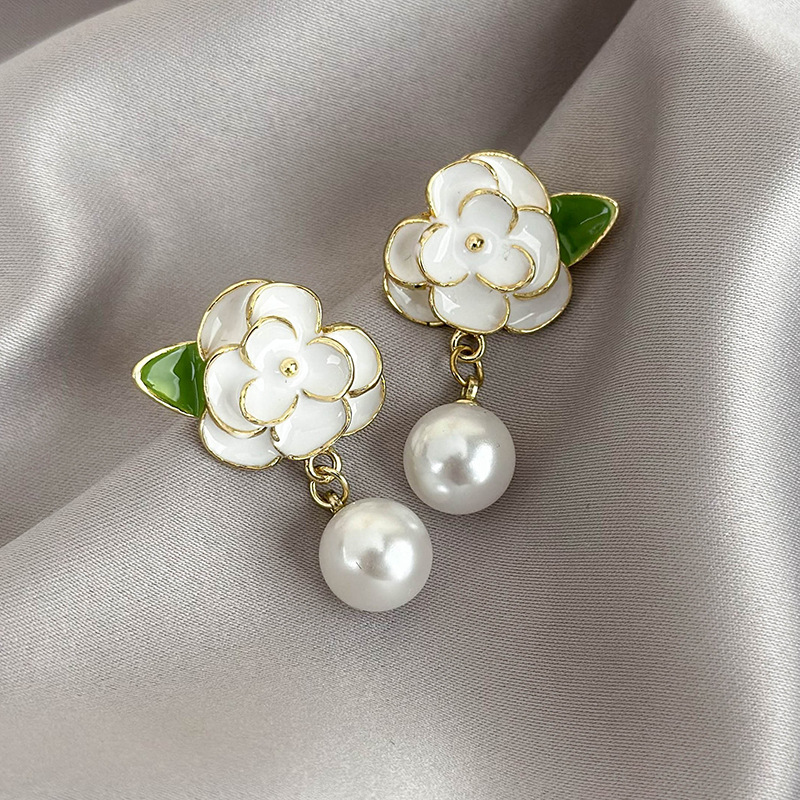 1 Pair Elegant Glam Luxurious Flower Enamel Inlay Copper Pearl Drop Earrings display picture 6