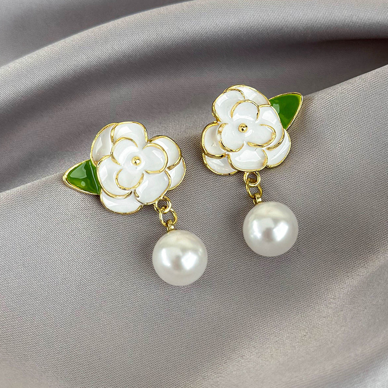 1 Pair Elegant Glam Luxurious Flower Enamel Inlay Copper Pearl Drop Earrings display picture 8