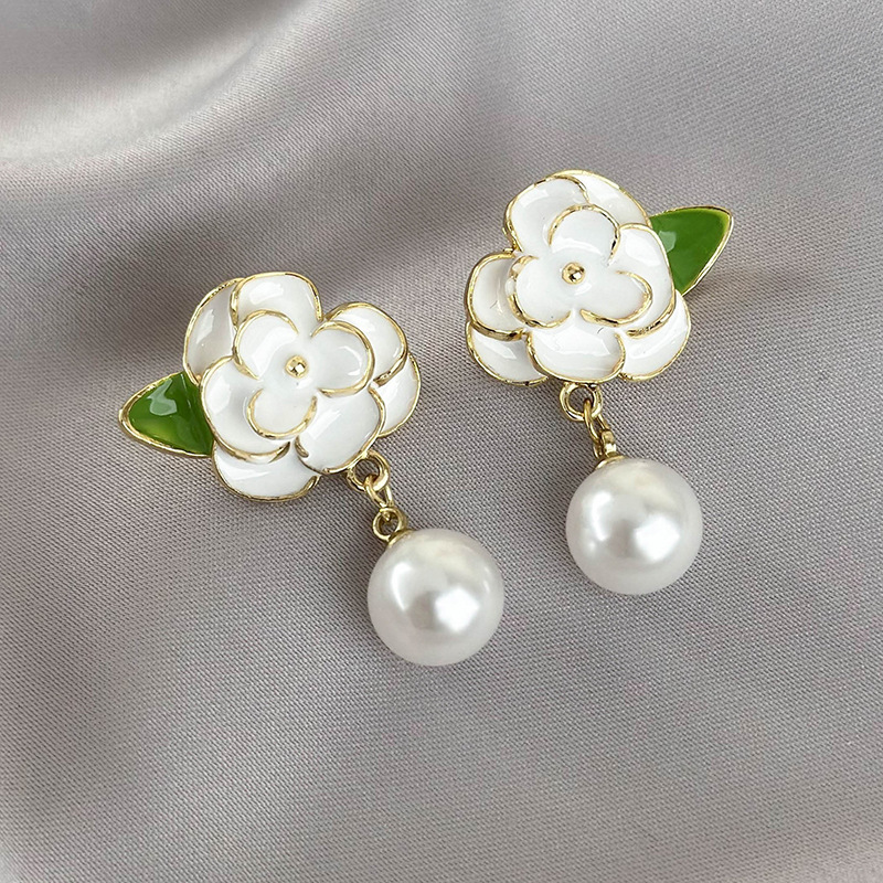 1 Pair Elegant Glam Luxurious Flower Enamel Inlay Copper Pearl Drop Earrings display picture 5