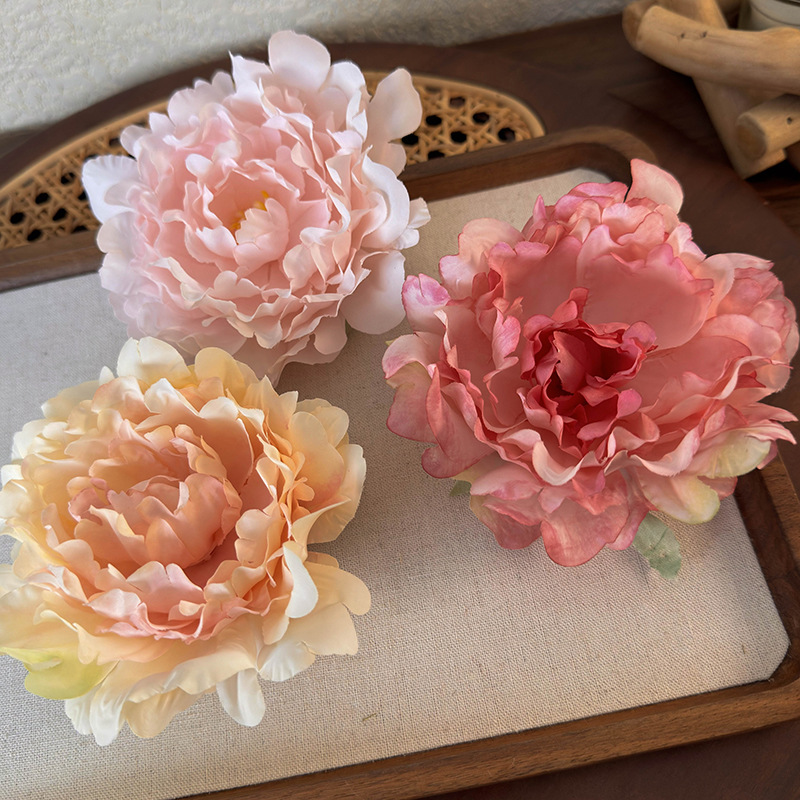 Women's Elegant Romantic Pastoral Flower Cloth Hair Claws display picture 2