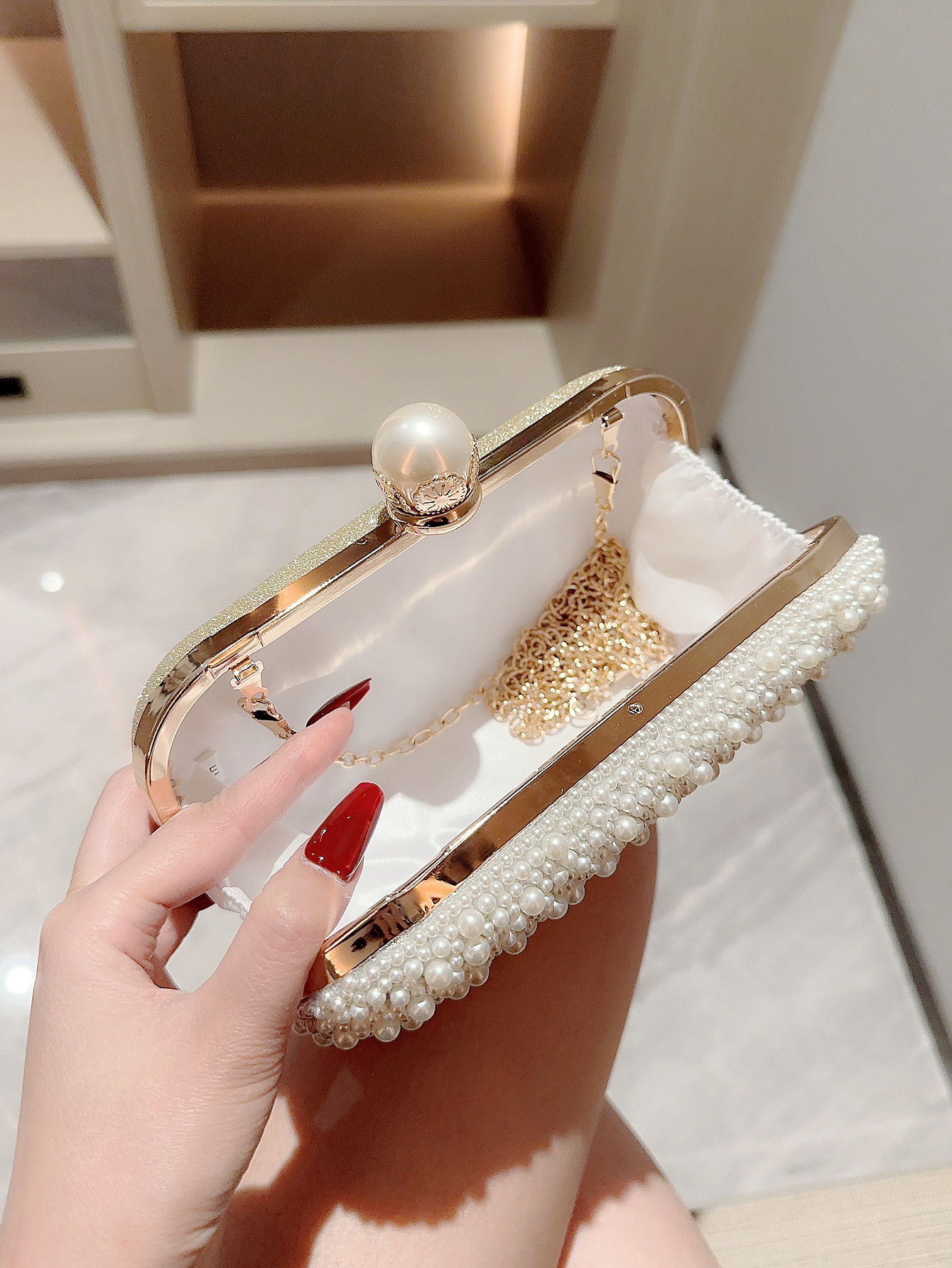 White Polyester Solid Color Pearls Evening Bags display picture 3