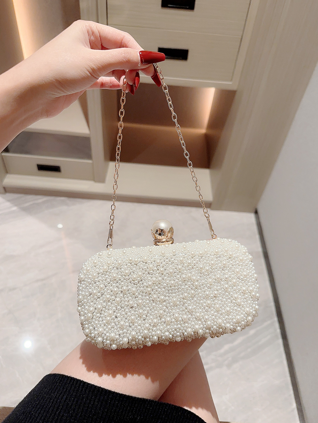 White Polyester Solid Color Pearls Evening Bags display picture 1