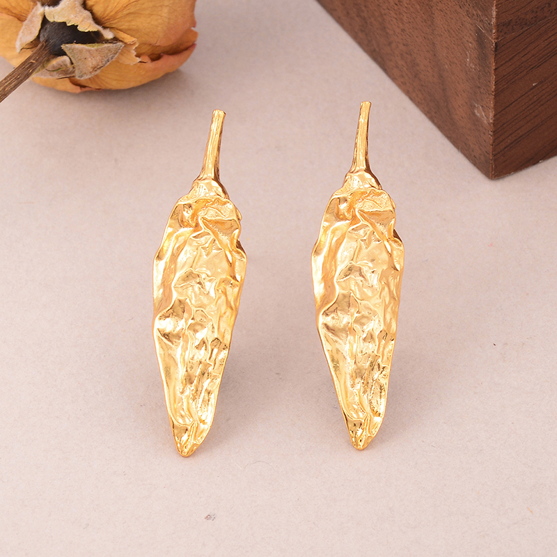 1 Pair Elegant Luxurious Queen Plant Bee Inlay Alloy Copper Glass Stone Pearl Zircon 18K Gold Plated Alluvial Gold Plated Ear Cuffs Ear Studs display picture 3