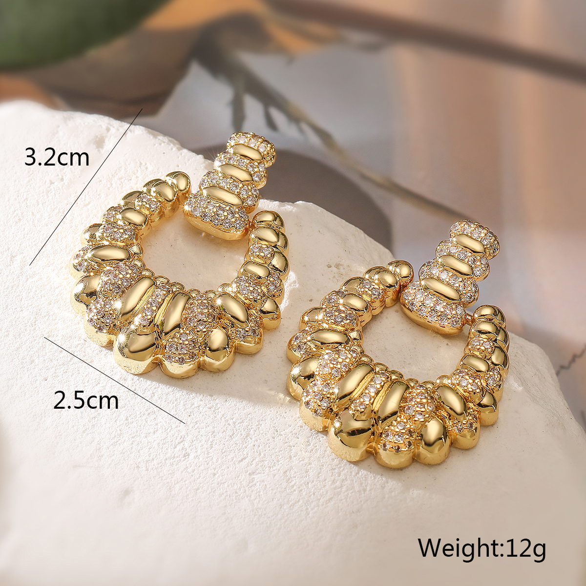 1 Pair IG Style Simple Style Commute Geometric Hollow Out Inlay Copper Zircon 18K Gold Plated Drop Earrings display picture 2